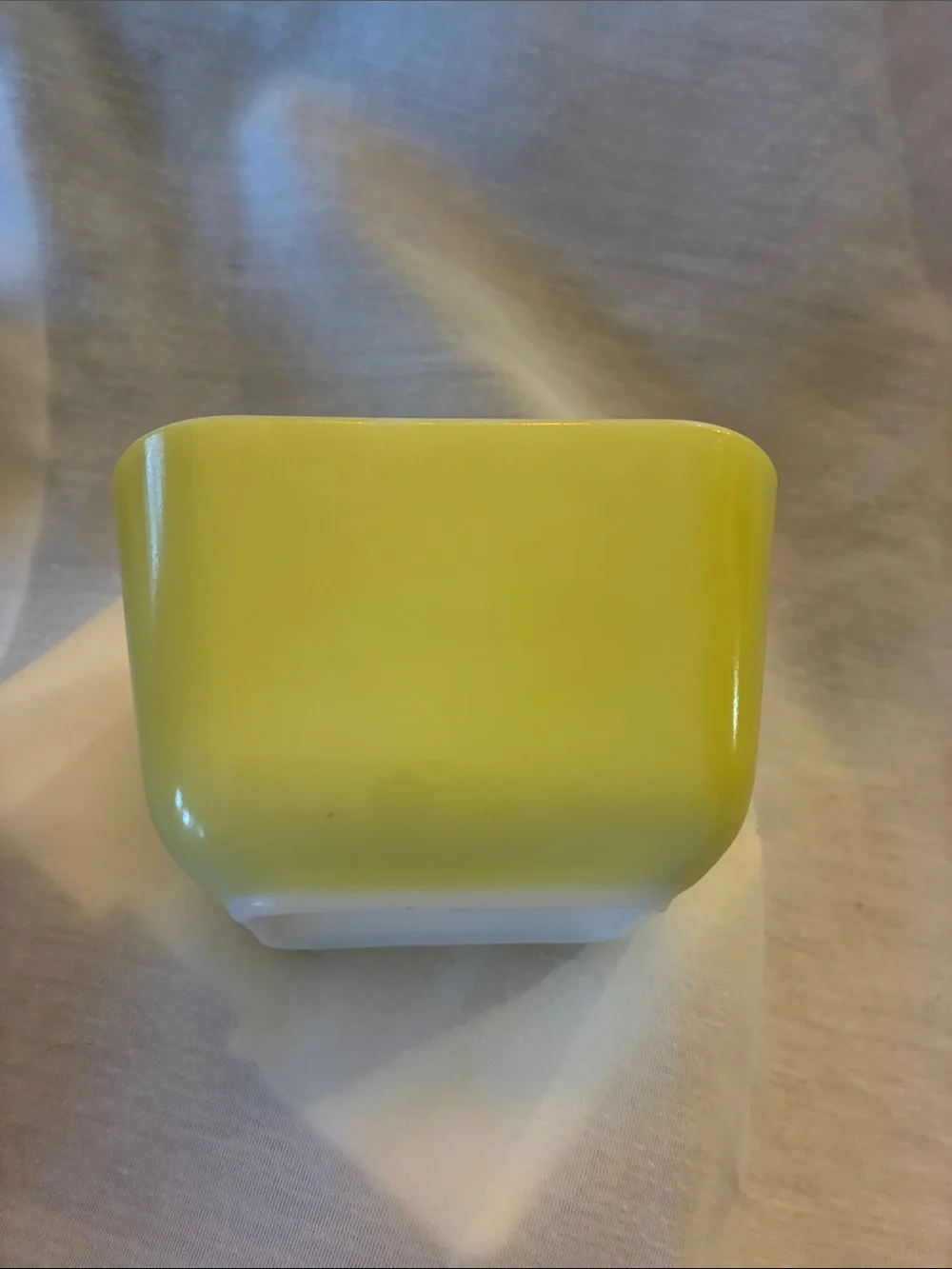 Vintage Pyrex Yellow one and a half cups refrigerator Dish